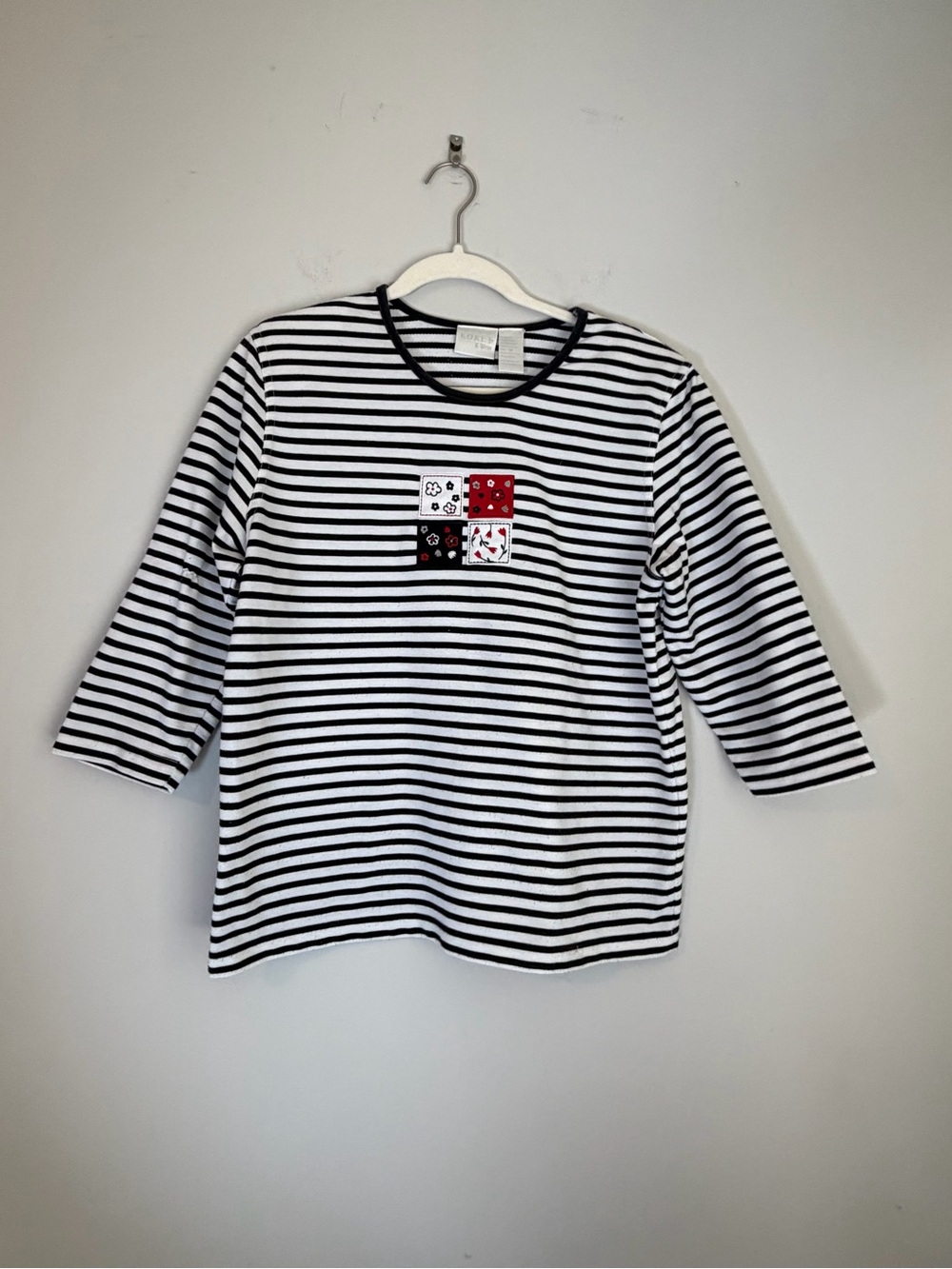 Koret K-Wear Black White Striped Embroidered Knit 3/4 Sleeve Tee M